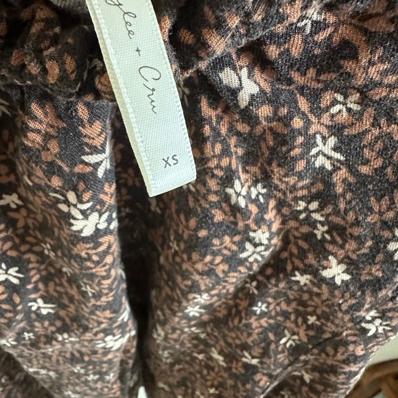 Rylee + Cru XS Blouse - Picture 3 of 5